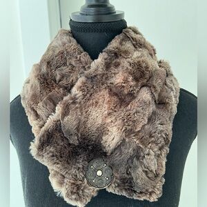 SCARF Faux Fur Brown Soft Fuzzy Infinity Style & Round Scarf Clip